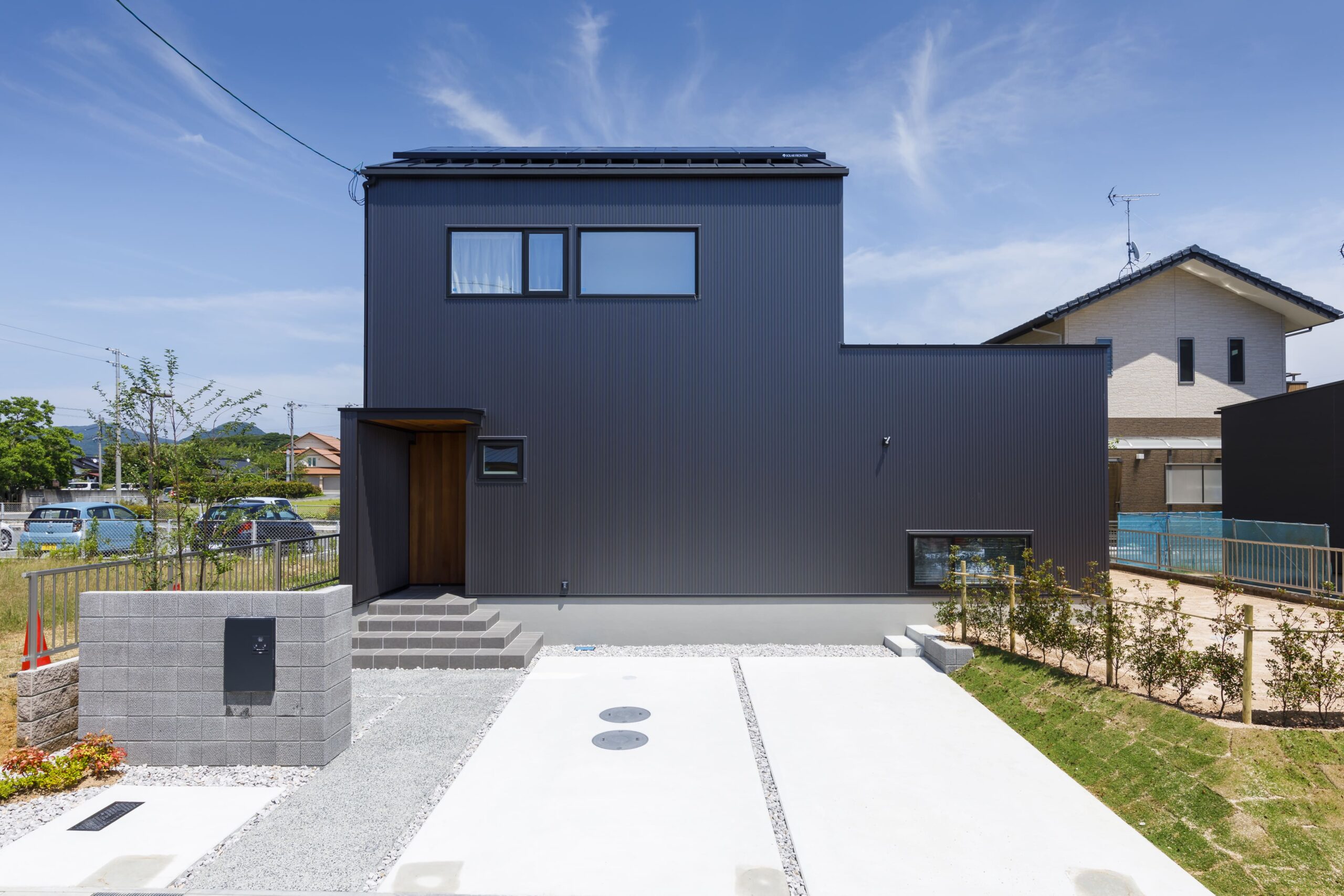 三角屋根の家