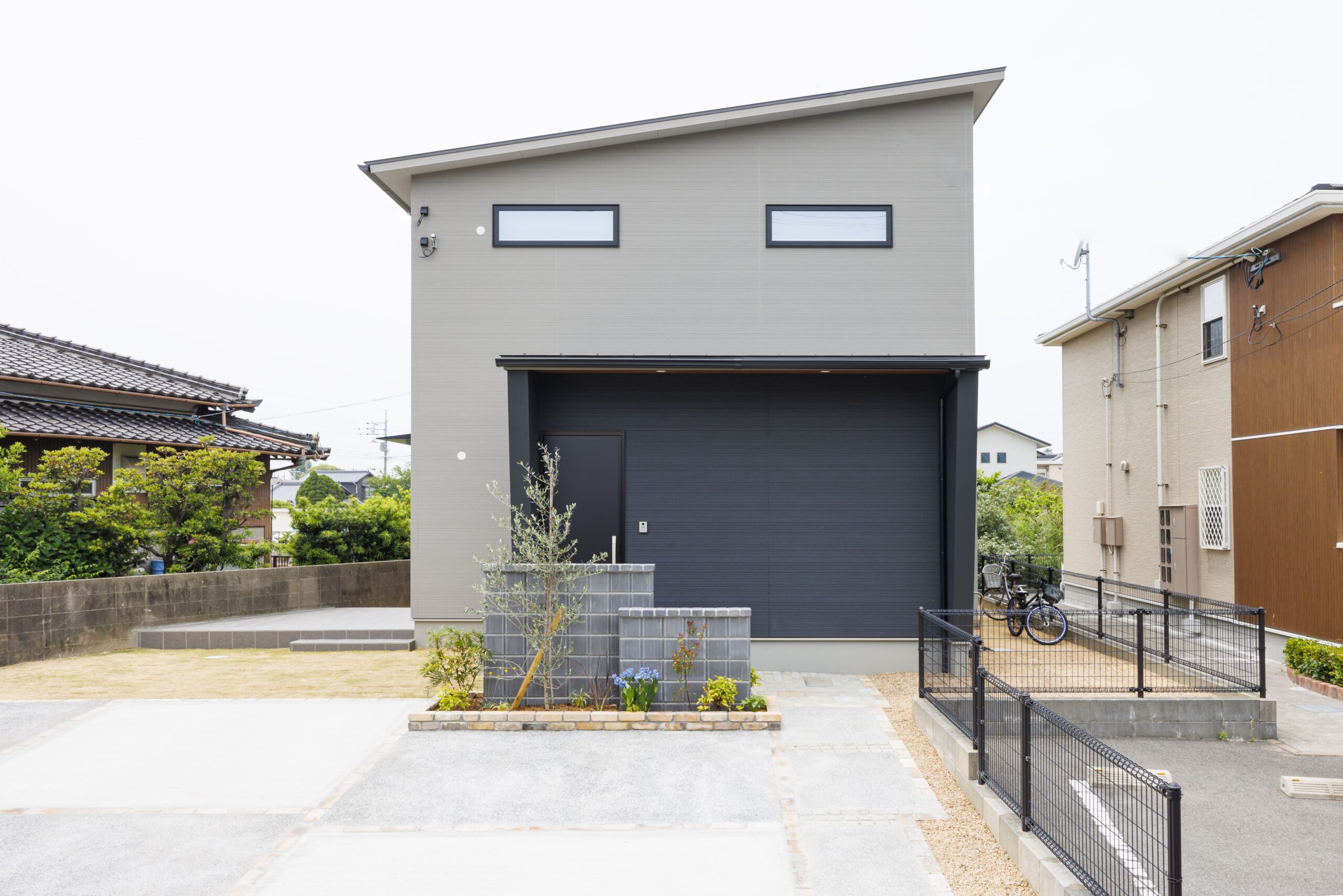 シンプルに創り多彩に住まう