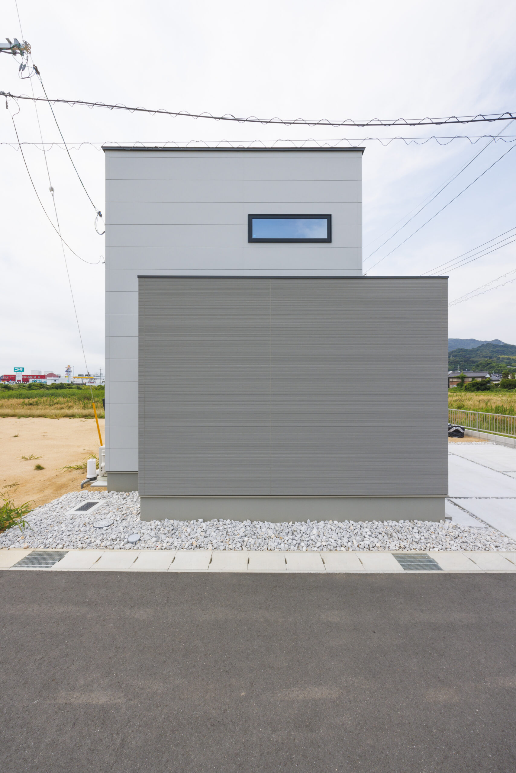 シャープな外観の奥に広がる機能満載な住まい