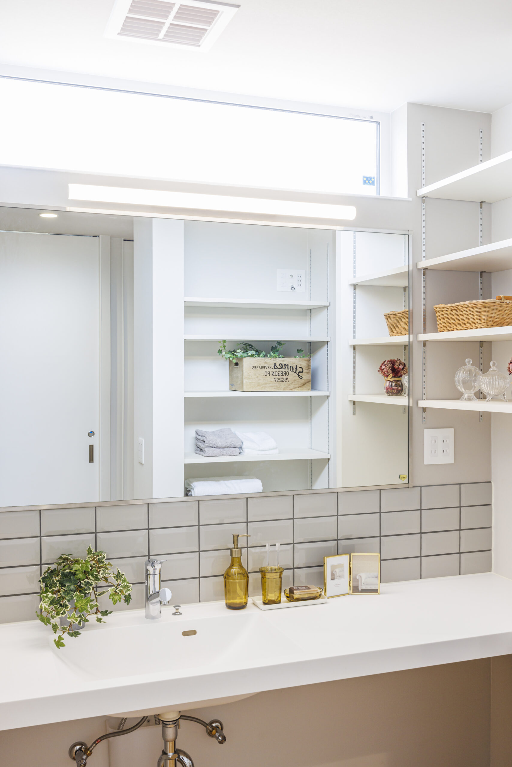 シャープな外観の奥に広がる機能満載な住まい
