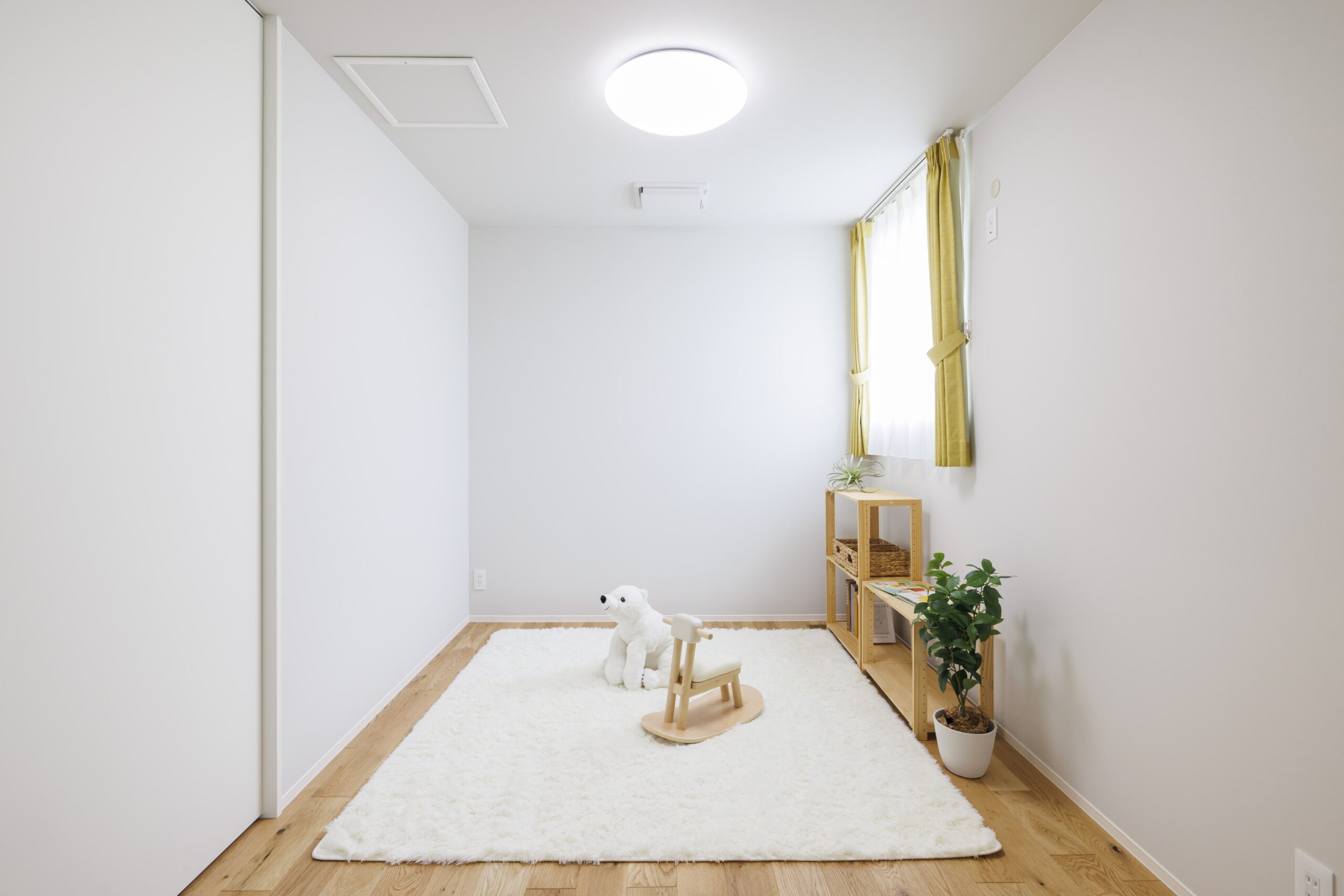 庭に開かれる雁行を楽しむ家